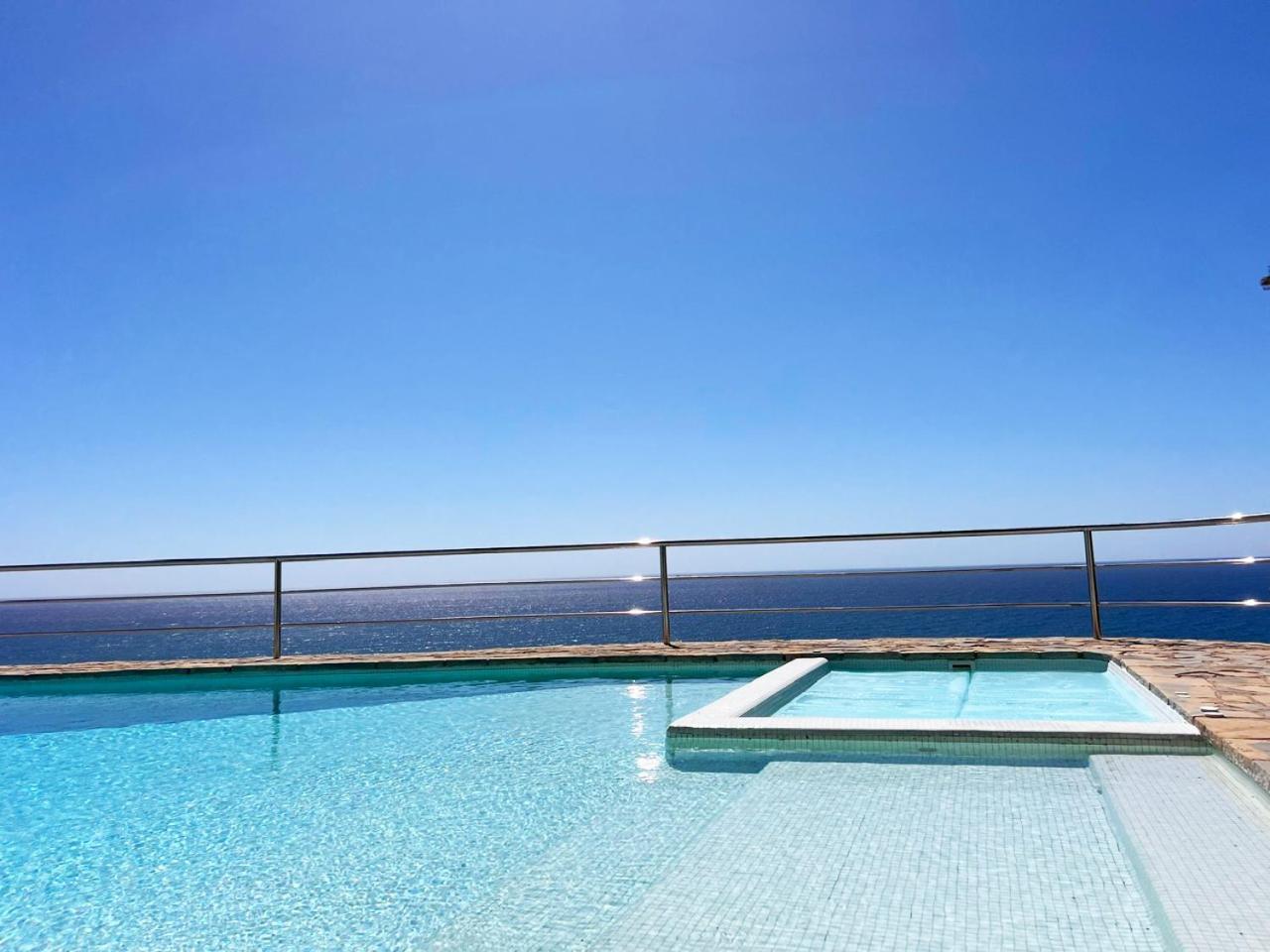 R7- Luxury With Ocean Views