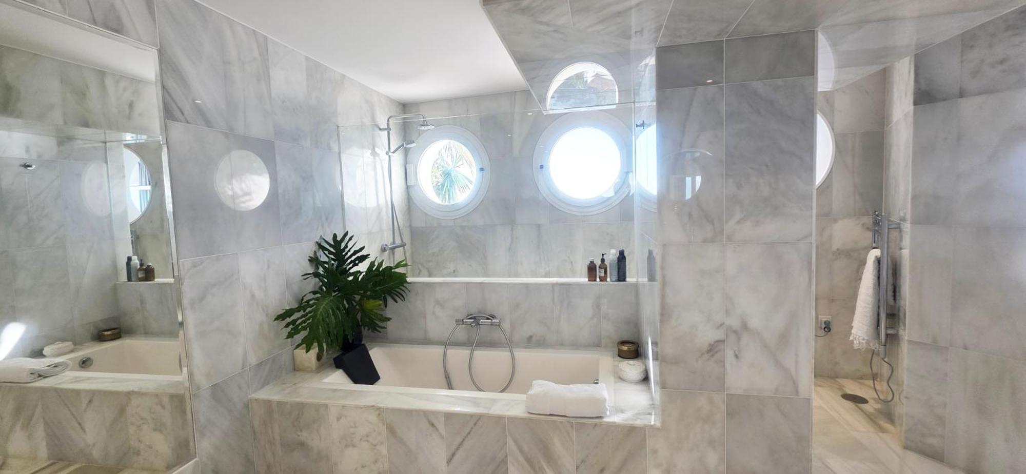 Villa R7- Luxury With Ocean Views *