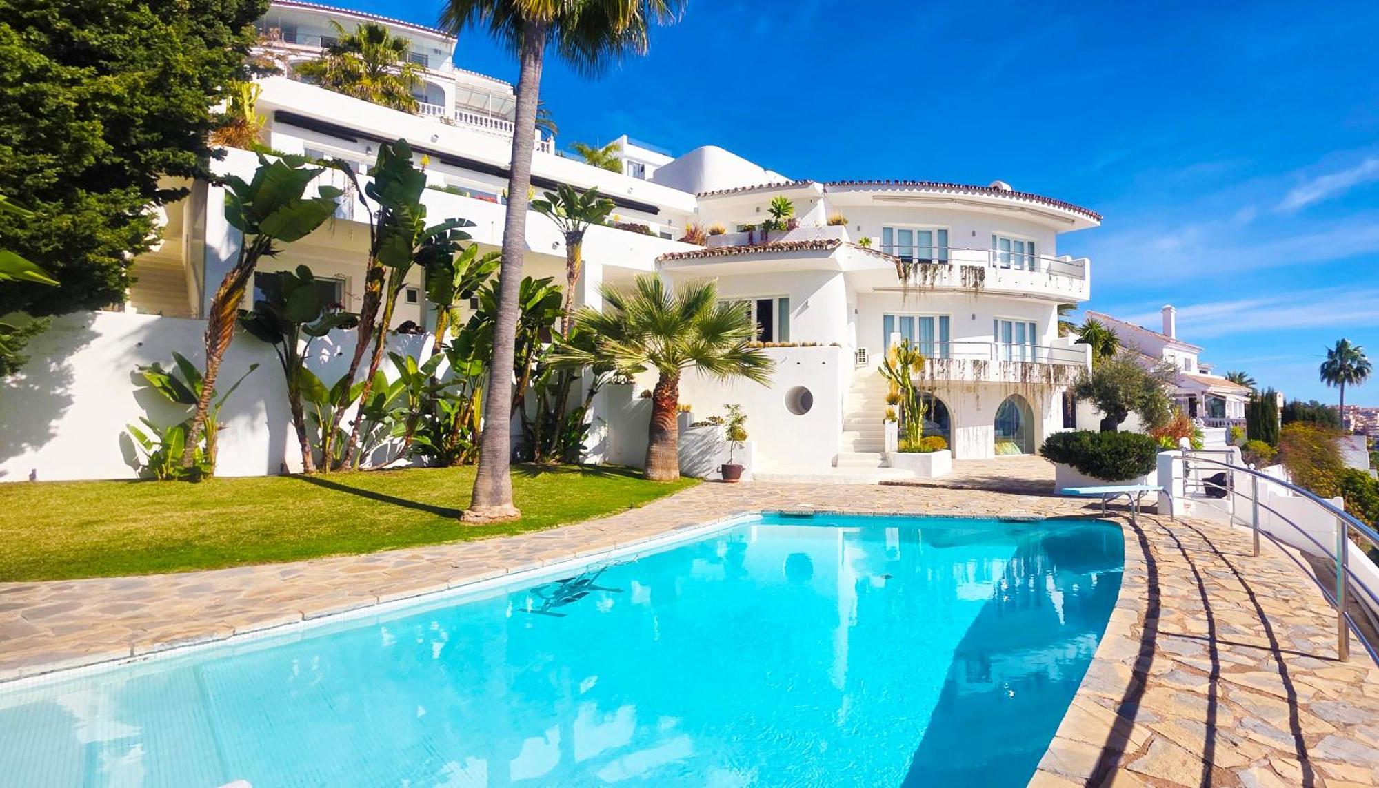 R7- Luxury With Ocean Views *